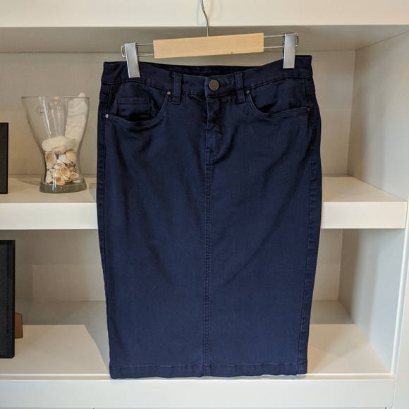 Blank NYC Jean skirt - Navy - size 29 (8) - Picture 3 of 7